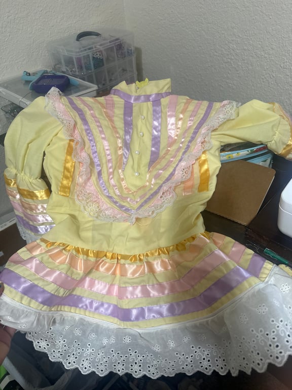Yellow folklórico dress