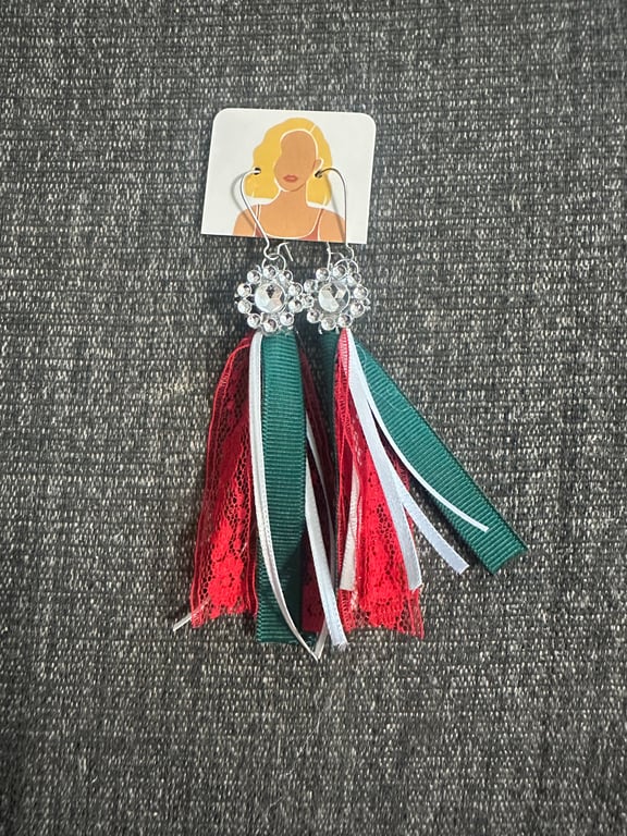 16 de Septiembre Bold Green Ribbon Tassel Earrings